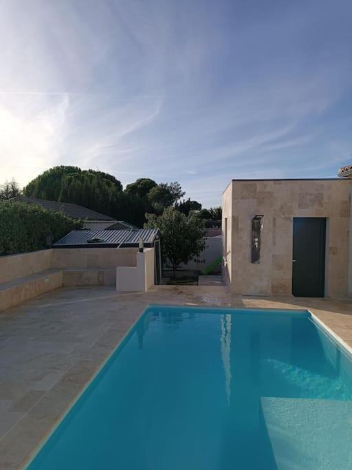 Charmant Studio Avec Piscine Villemoustaussou Exteriör bild